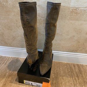 Donald J Pliner Suede Boots in Bronze Metallic Size 8